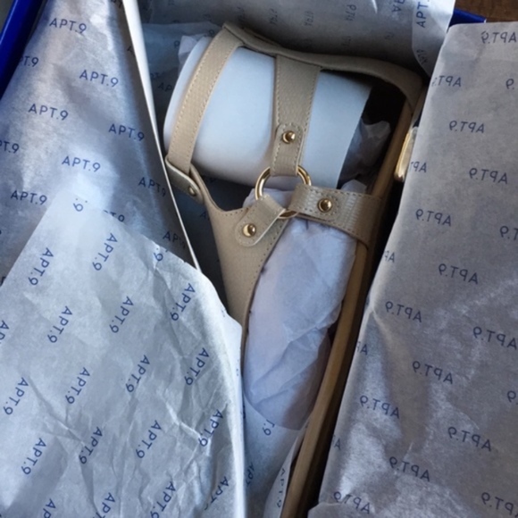 Apt. 9 Client Nude Gladiator Sandals New - Picture 4 of 7